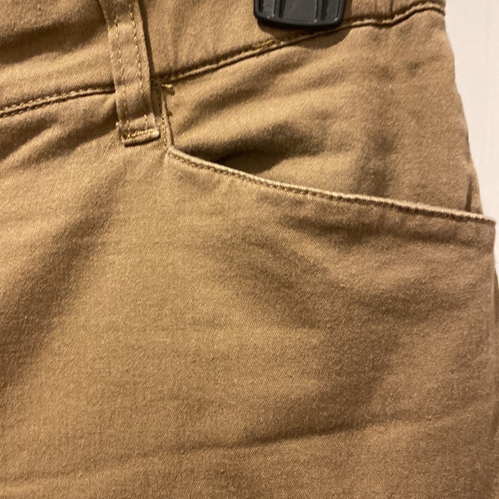 Ladies Cold Water Creek pants. Zip up. Straight leg. Size 16P. Gently used. - Picture 3 of 3